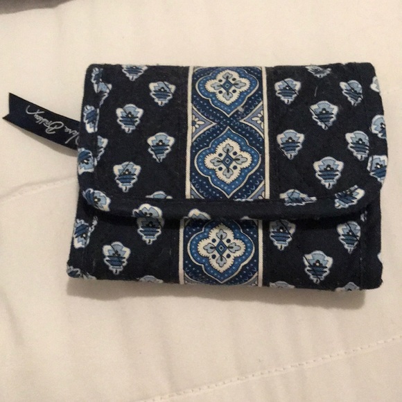 A vera Bradley trifold wallet. - Picture 1 of 7